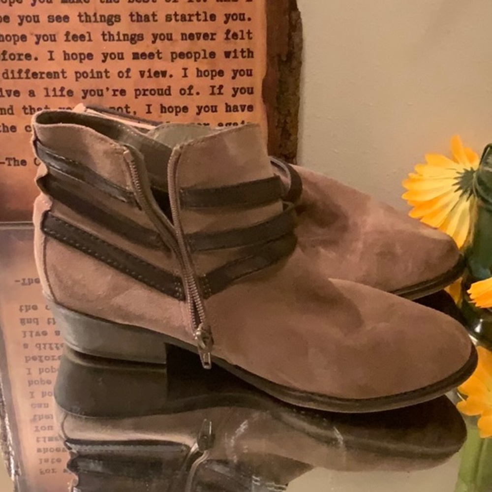 White mountain boots